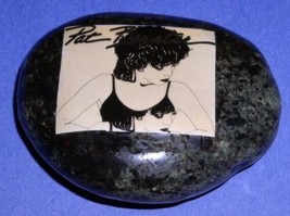 Pat Benatar Paperweight Laminated On A Rock Vintage 1980&#39;s * - £19.97 GBP