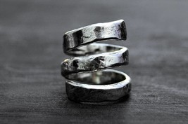 Boho Spiral Ring, Wrap Ring, Silver Hammered Ring for Gift - £18.38 GBP