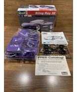 Revell Sting Ray iii Chevrolet Corvette Concept Car Model Kit - $271.31 MXN