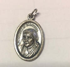 Saint Mother Teresa of Calcutta Medal, New from Italy - $5.60 CAD