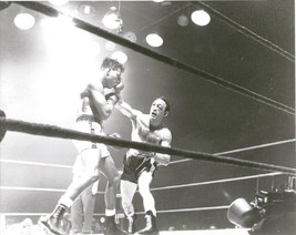 Sugar Ray Robinson Vs Carmen Basilio 8X10 Photo Boxing Picture - £3.96 GBP