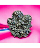 Vintage Kenneth Cole KC Antiqued AB Iridescent Crystal Floral Brooch BLI... - €24,05 EUR