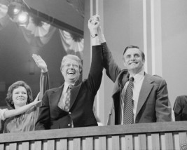 Jimmy Carter and Walter Mondale accept nomination at convention - New 8x10 Photo - £6.93 GBP