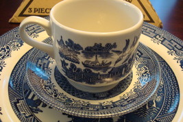 Churchill of England setting of 3 pieces, dinner plate, cup and saucer ORIGINAL - £35.61 GBP