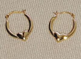 10K Yellow Solid  Gold Puffed Heart Earrings - £85.74 GBP