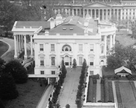 White House and Rose Garden seen from Executive Office Building Photo Print - £7.04 GBP+