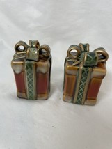 Christmas Gift Box With Bow, Salt And Pepper Shakers - £6.19 GBP