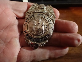 HAMILTON NEW YORK FIRE  POLICE BADGE BX 36 - $2,474.55 MXN