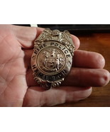 HAMILTON NEW YORK FIRE  POLICE BADGE BX 36 - $2,474.55 MXN