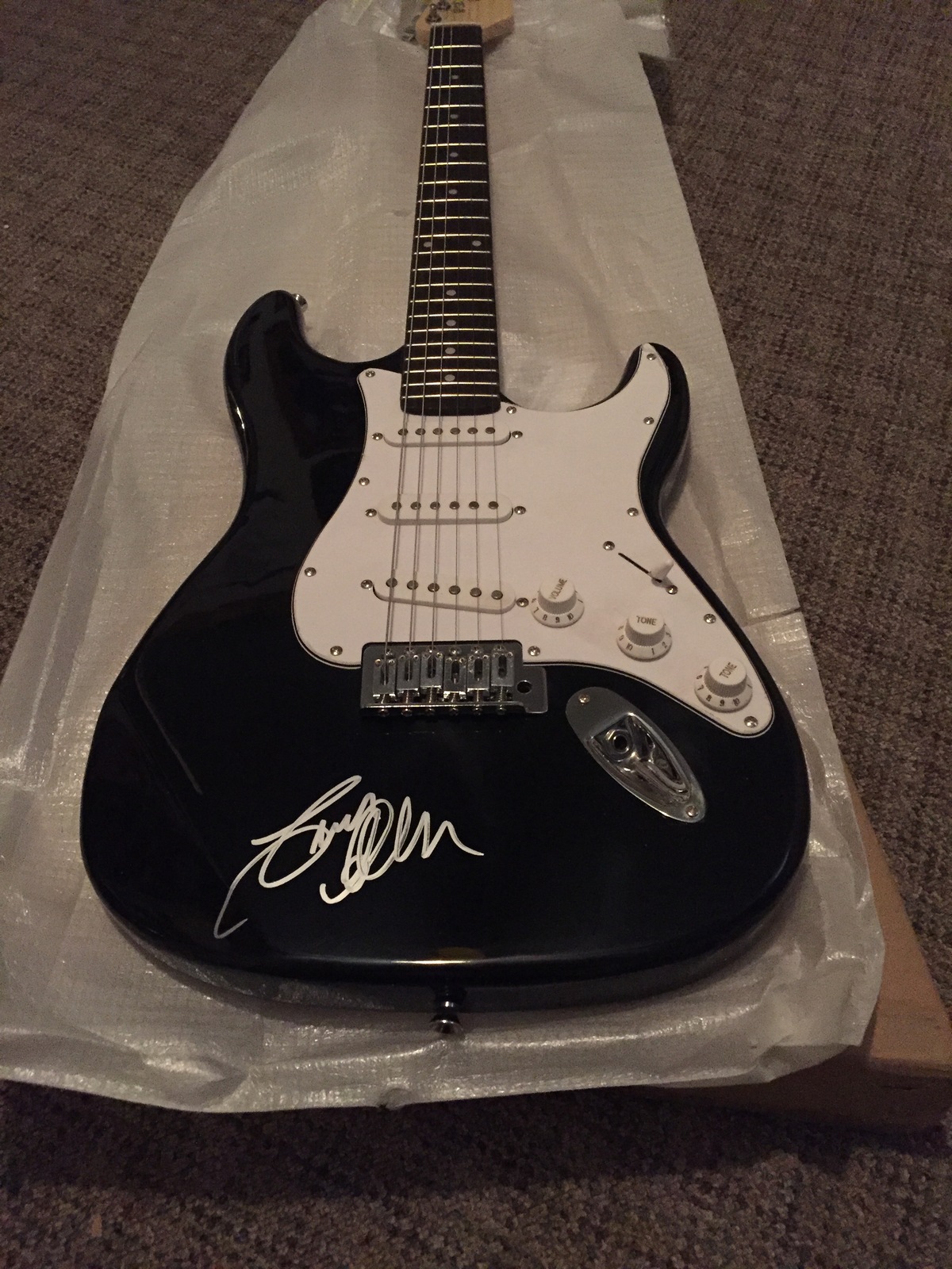 JASON ALDEAN signed AUTOGRAPHED full size GUITAR - $599.99