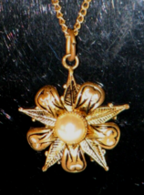 Vintage Tiny Flower Pendant Necklace, Floral with Seed Pearl on Gold Ton... - £14.16 GBP