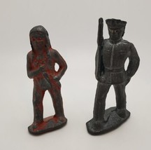 Vintage Lead Toy Figure Indian Chief &amp; Soldier Hollow Cast Metal - £19.67 GBP
