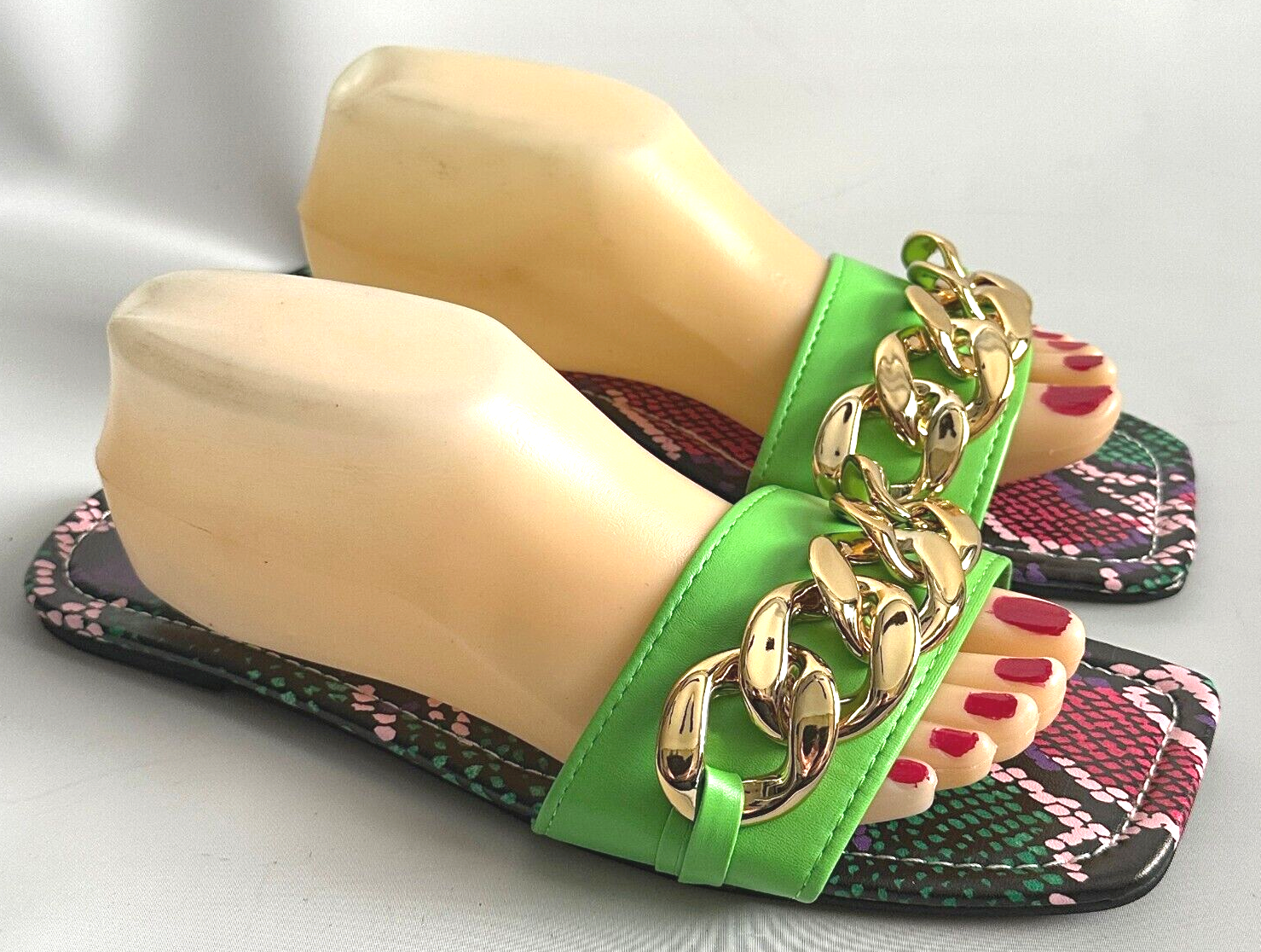 Picnicfun Women Size 7 M Lime Green Flats Slides Sandals Faux Leather Bl... - $17.99