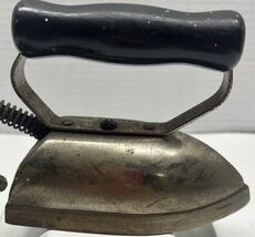 Antique Boudoir Iron Dover MFG CO USA No.25  2 1/2 Pounds Tested/Works - $14.84