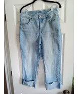 Style &amp; Co. Capri Light Wash Jeans Women Size 10 BOX-C AM  - $24.99