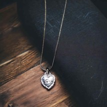 Gorgeous vintage silver heart love necklace - £18.98 GBP