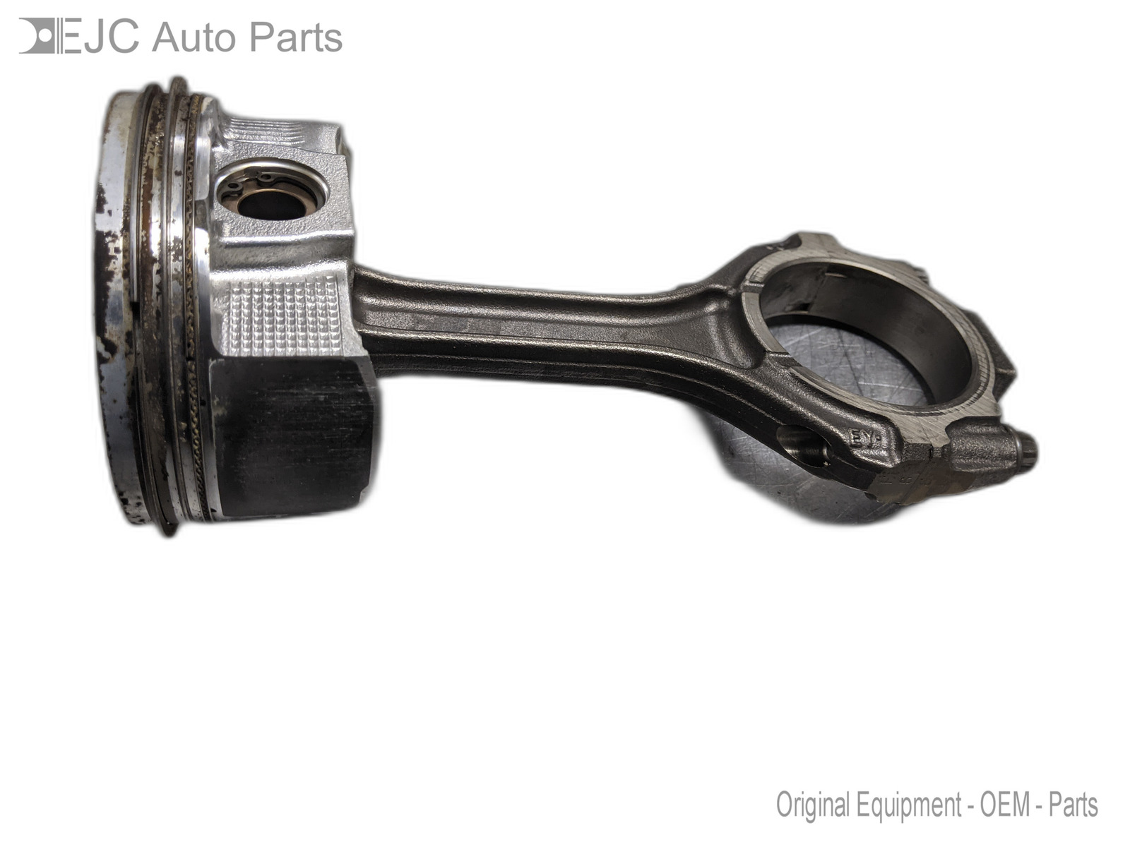 Right Piston and Rod Standard For 14-17 Infiniti QX50  3.7 - $69.25
