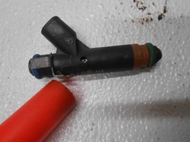 2006 ford escape Fuel Injector - $22.98