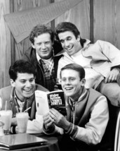 Happy Days Richie Potsie Ralph &amp; Fonzie read Mickey Spillane book 24x30 ... - £23.50 GBP