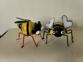Set of 2 Metal Bumblebees 4.5 x 4.5 Inches Bees Bright Colors - £14.02 GBP