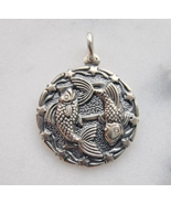 925 sterling silver VINTAGE PISCES ZODIAC PENDANT .  BELL TRADING POST - €39,10 EUR