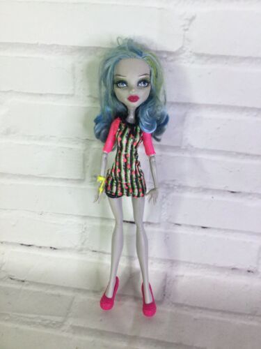 Mattel Monster High Ghoulia Yelps Doll With Outfit And Shoes 2008 - $13.85