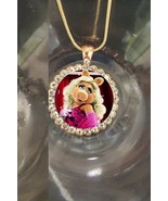 Miss Piggy Muppets rose gold color pretty rhinestones  necklace beautifu... - $27.41 CAD