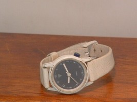 Pre-Owned Women’s Vintage Guess Analog Fashion Watch (For Parts) - £5.57 GBP