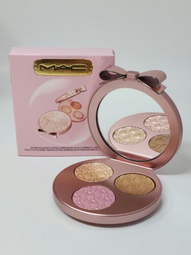 Primary image for MAC 2022 Holiday Bubbles & Bows Effervescence Extra Dimension Face Compact LIGHT