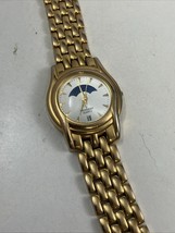 Peugeot Ladies Moon Phase Watch Women 30mm Gold Tone Band New Battery - €21,14 EUR