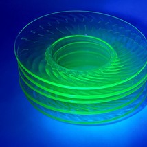 Set of 5 VTG Anchor Hocking Green Glass Uranium Swirl 6.25&quot; Bread Plates Glows - £26.46 GBP