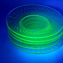 Set of 5 VTG Anchor Hocking Green Glass Uranium Swirl 6.25&quot; Bread Plates Glows - £26.42 GBP