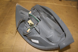 2004-2007 TOYOTA MATRIX PASSENGER SIDE RIGHT TAIL LIGHT  R1059 image 6