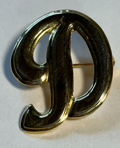 Pin Unbranded &quot;D&quot; Gold Tone Cursive Writing 1.5 Inches Vintage - £6.15 GBP