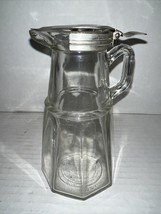 VINTAGE CLEAR GLASS SYRUP PITCHER DISPENSER w/HINGED TIN LID 6&quot; Hazel Atlas - £15.68 GBP