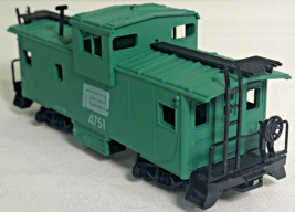 AHM/ROCO PENN CENTRAL Extended Vision Caboose Car  (5485K) Green Train C... - $21.66