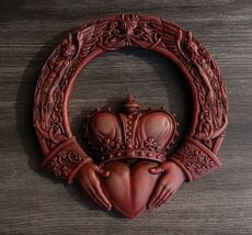 Rustic Celtic Claddagh Ring Wall Plaque Figurine Love Friendship Loyalty... - €23,17 EUR