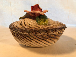 Capodimonte 6 Inch Rose Woven Pottery Basket - £11.98 GBP
