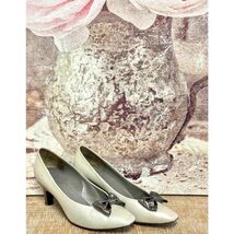 80s/90s VTG Charles Jourdan Paris Leather Pump Cream/Bronze w/ Bow 7 1/2 - $51.68