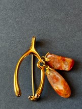 Vintage Small Goldtone Lucky Wishbone w Orange &amp; White Agate Stone Nugge... - £10.43 GBP