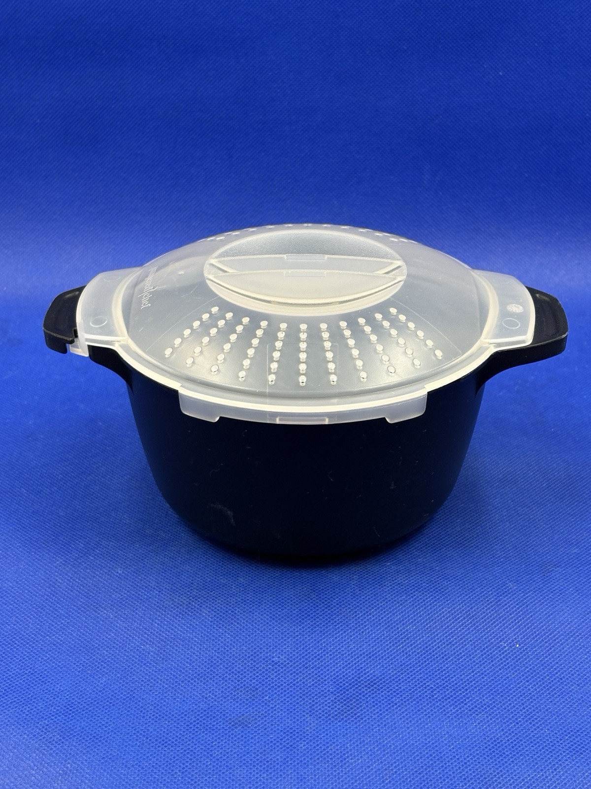 Pampered Chef Micro Cooker 4 Cup 1 Quart Microwave Steamer Black - $16.80