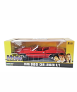 1970 Dodge Challenger R/T Rallye Red 1:18 Scale &quot;The Mod Squad&quot; Model Car - $1,639.92 MXN