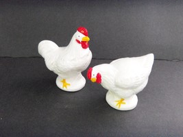 White Chickens Rooster &amp; Hen Ceramic Salt &amp; Pepper Shakers Vintage - Unused - £15.53 GBP