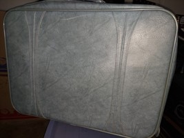 AMERICAN TOURISTER Vintage Blue 1975 soft shell suitcase Gorgeous Retro - £39.76 GBP