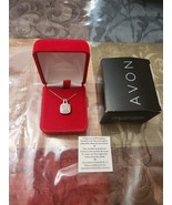 Avon Silver Tone 1/10ctw Pave Diamond Pendant Necklace Chain Vintage - $633.15 MXN
