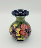 William Moorcroft Pottery 5.25&quot; Olive Green &amp; Cobalt Blue Hibiscus Flowe... - £178.01 GBP