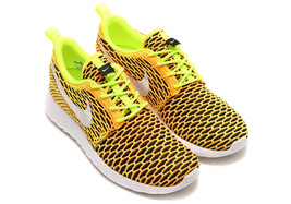 Nike Roshe One Athletic Shoe Women Size 6 - £57.05 GBP