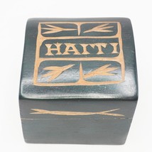 Vintage Intagliato Verde Legno Piccolo Gingillo Gioielli Box Souvenir Di Haiti - £35.74 GBP