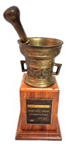 Vintage Trophy Clark&#39;s Rexall Drugs Company 1956 Wood &amp; Brass Mortar &amp; P... - $917.86 MXN