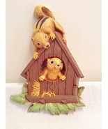 Vintage Homco Birdhouse Chipmunks Wall Plaque Decor Made in USA ~ Bright... - $13.45 CAD